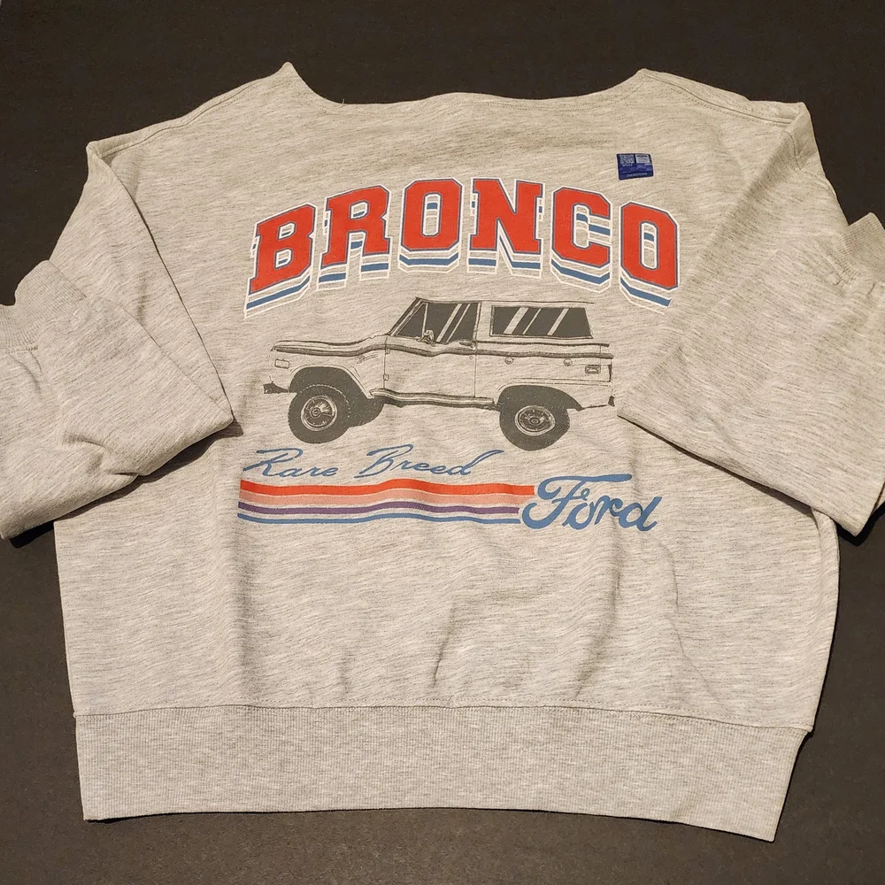 Bronco Slouchy Gray Swearshirt, Red Bronco Emblem, Female Size XXS, NWT, Gift - Picture 5 of 11